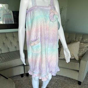 🍩 NWT Girls Fluffy Wrap Around Velcro Towel